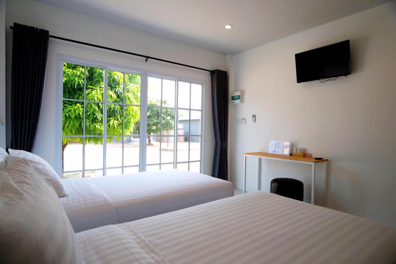 Bhive Hotel Nakhon Phanom Ngoại thất bức ảnh