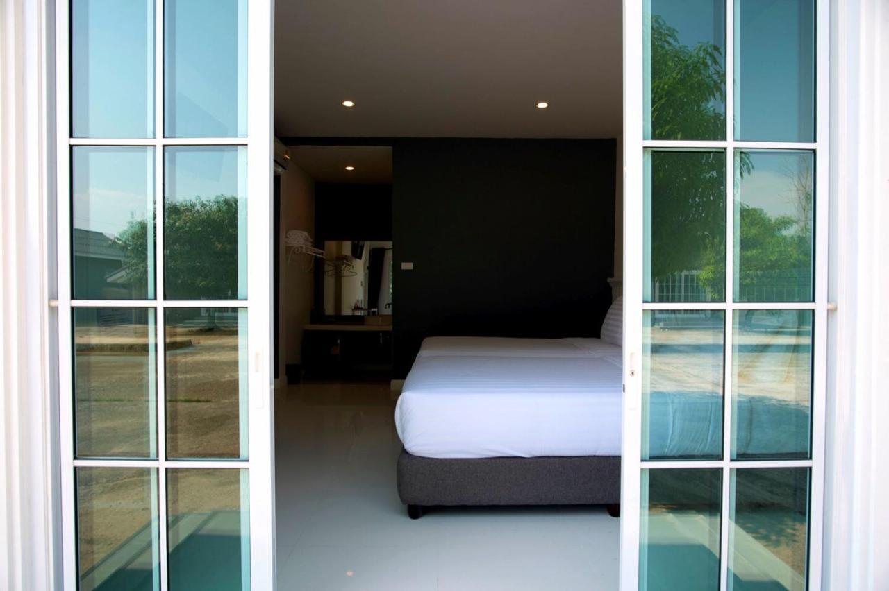 Bhive Hotel Nakhon Phanom Ngoại thất bức ảnh